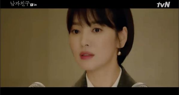 "Encounter" tập 2: Park Bo Gum "say xỉn" đút cho Song Hye Kyo hẳn miếng mực a