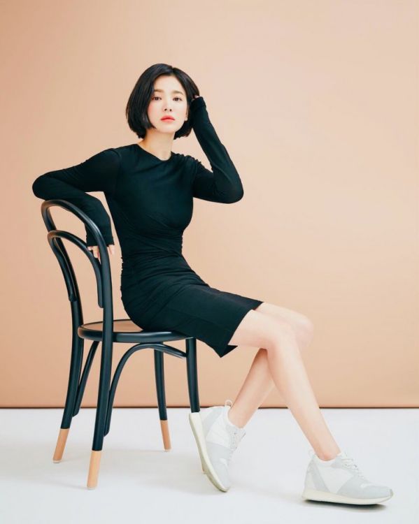 Bộ ảnh quảng cáo giày đẹp đốn tim của Song Hye Kyo trong "Encounter" 9