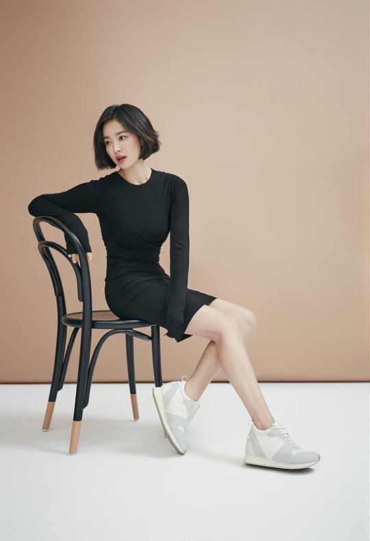 Bộ ảnh quảng cáo giày đẹp đốn tim của Song Hye Kyo trong "Encounter" 5