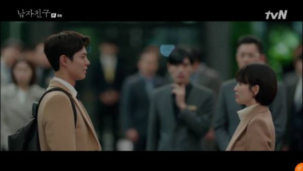"Encounter" tập 4: Jin Hyuk ra mặt bảo vệ Soo Hyun (Song Hye Kyo) 18