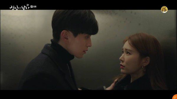 "Chạm Đến Tim Em" tập 6: Lee Dong Wook ghen rồi tỏ tình với Yoo In Na 9