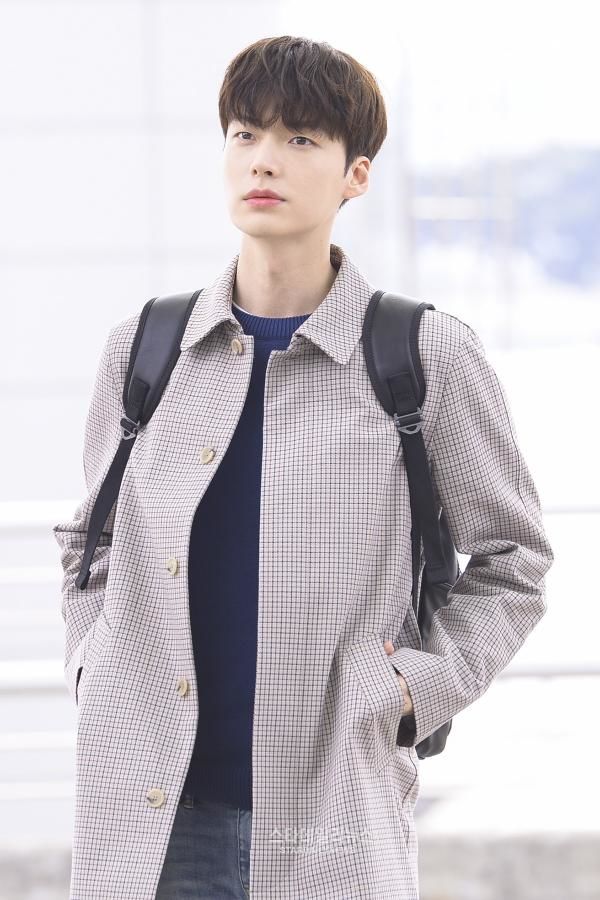 Ahn Jae Hyun vẫn đóng phim "People With Flaws" dù Goo Hye Sun đã tạm nghỉ hưu