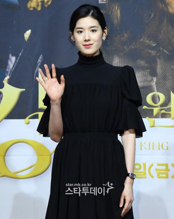 Họp báo ra mắt phim "Quân Vương Bất Diệt" Lee Min Ho đẹp xuất sắc!13