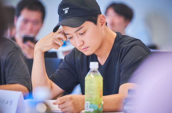 Kim Hyun Joong đọc kịch bản "When Time Stopped" chuẩn bị lên sóng 5