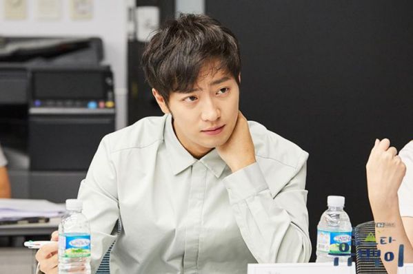Phim "Top Star Yoo Baek": Tạo hình của Kim Ji Suk khiến fan ngất lịm 6