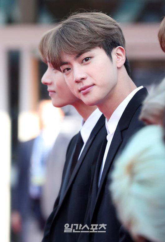 Thảm đỏ Korean Popular Culture & Arts Awards 2018 của BTS, Son Ye Jin 17