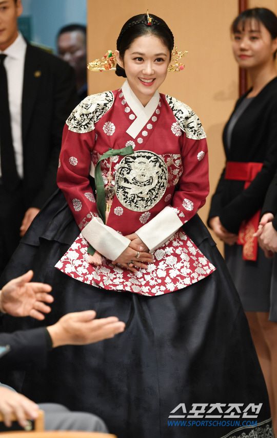 Họp báo ra mắt phim "The Last Empress": Jang Nara đẹp bất chấp 7