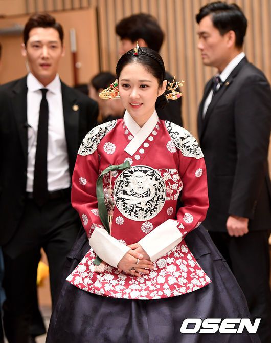 Họp báo ra mắt phim "The Last Empress": Jang Nara đẹp bất chấp 9