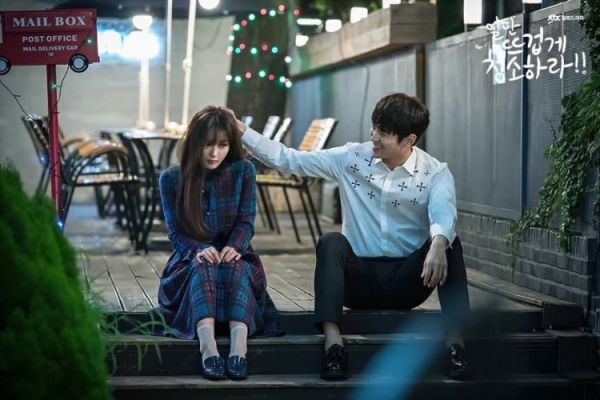 "Cô Tiên Dọn Dẹp" tung ảnh hậu trường đáng yêu của Kim Yoo Jung, Yoon Kyun Sang 36