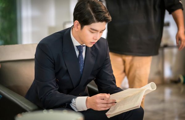 "Cô Tiên Dọn Dẹp" tung ảnh hậu trường đáng yêu của Kim Yoo Jung, Yoon Kyun Sang 7