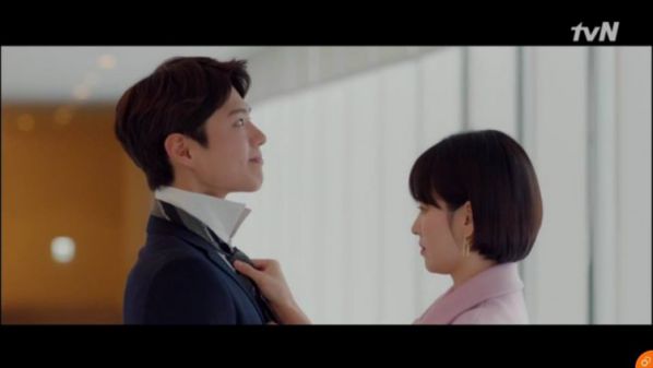 "Encounter" tập 6: Song Hye Kyo công khai yêu Bo Gum trước báo chí 15