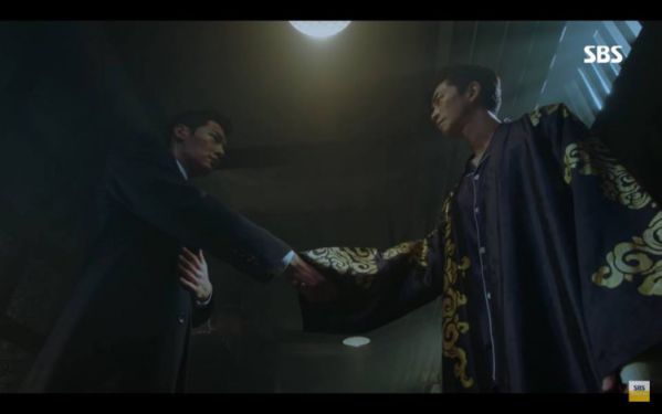 "Hoàng Hậu Cuối Cùng" tập 11,12: Jang Na Ra đau lòng, Jin Hyuk suýt chết1
