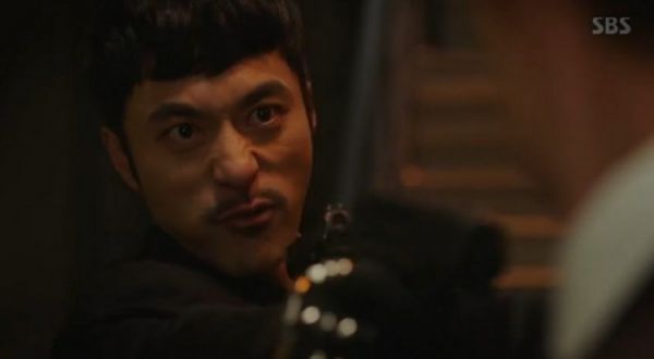 "Hoàng Hậu Cuối Cùng" tập 11,12: Jang Na Ra đau lòng, Jin Hyuk suýt chết 4