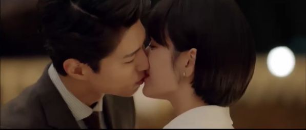 Jin Hyuk bị chuyển công tác, nụ hôn chia xa đau lòng ở tập 8 của "Encounter" 28