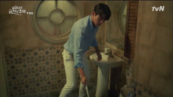 "Ký Ức Alhambra" tập 1: Hyun Bin bị Park Shin Hye cho ăn hành tơi tả 11