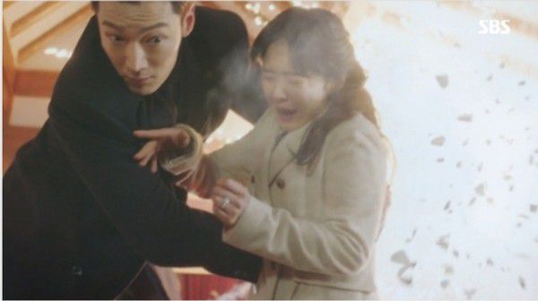 "Hoàng Hậu Cuối Cùng" tập 29, 30: Wang Shik cứu Sunny khỏi bị gài bom 11
