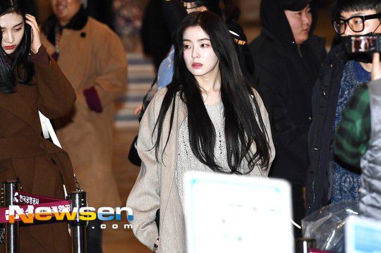 Sân bay Incheon ngày 11/1: Cuộc đổ bộ của Irene, Taeyeon, Dara và BTS 1