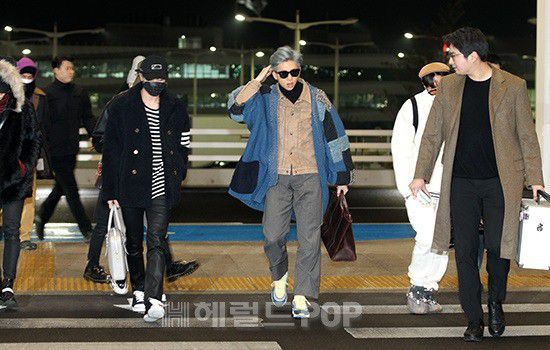 Sân bay Incheon ngày 11/1: Cuộc đổ bộ của Irene, Taeyeon, Dara và BTS 17