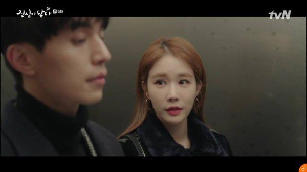 "Chạm Đến Tim Em" tập 6: Lee Dong Wook ghen rồi tỏ tình với Yoo In Na 8