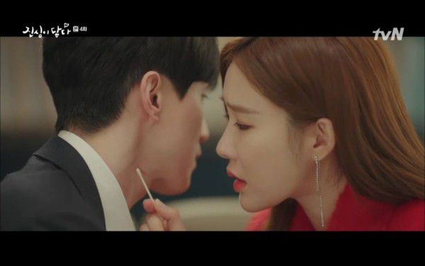 "Touch Your Heart" tập 4: Yoo In Na ghen và nảy sinh tình cảm với Lee Dong Wook 24