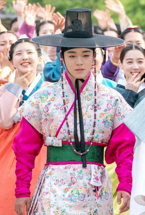 Có nên xem "Flower Crew: Joseon Marriage Agency" của Park Ji Hoon? 8