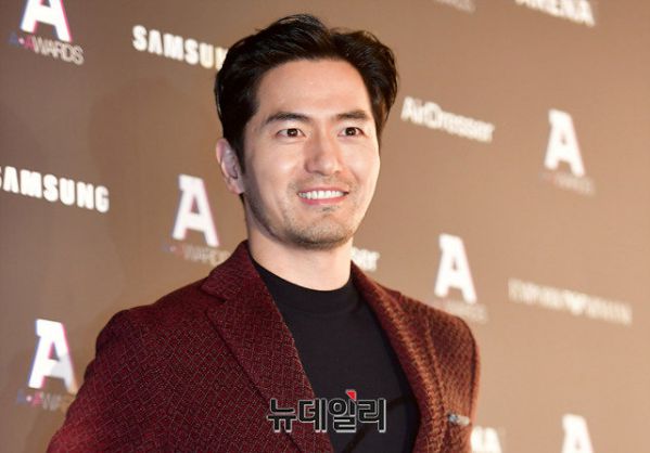 Lee Jin Wook, Song Kang, Lee Si Young tham gia phim "Sweet Home" 1