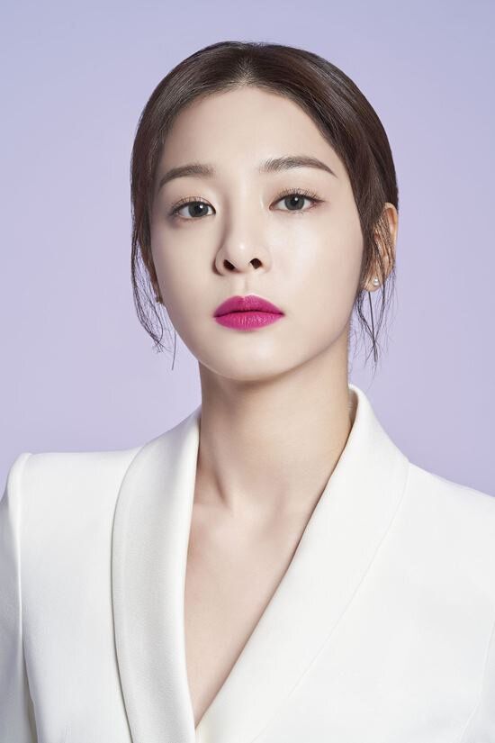 Seol In Ah đóng vai bạn gái của Park Bo Gum trong "The Moment"3