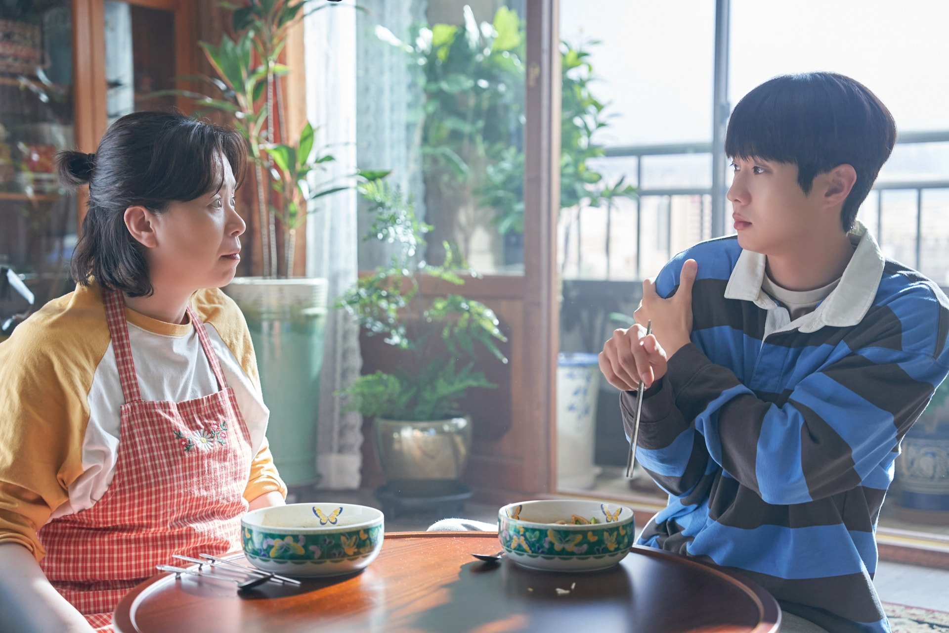 Phim Hàn 'Đếm Ngày Xa Mẹ' leo lên top 2 BXH phòng vé Việt 1