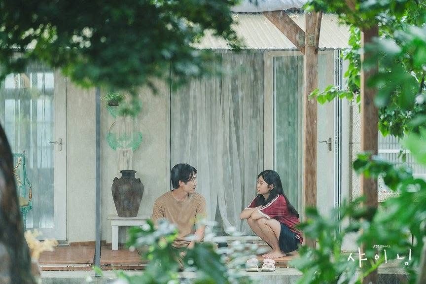 Still Shining phim ngôn tình Hàn vừa ra mắt đã leo lên top 1 BXH 3 Still Shining phim ngôn tình Hàn vừa ra mắt đã leo lên top 1 BXH 3